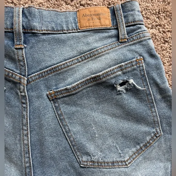 A+F High Rise Jean Shorts - Picture 4 of 4